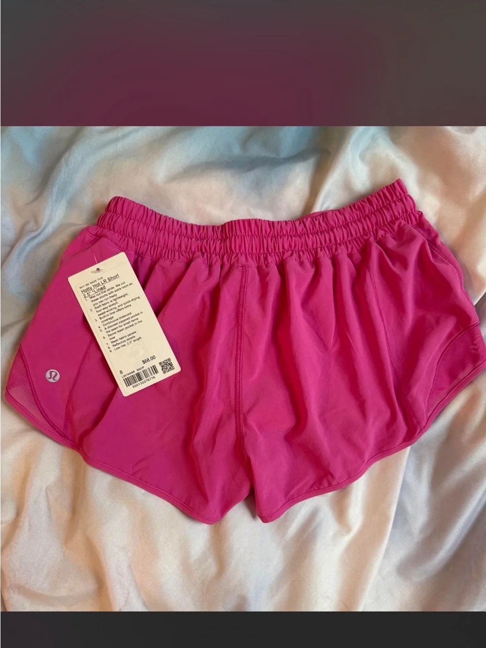 lululemon sonic pink low rise 2.5 in hotty hot shorts